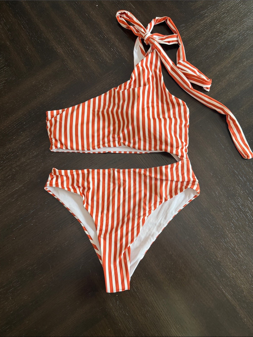 One piece swimsuit with large side cutout